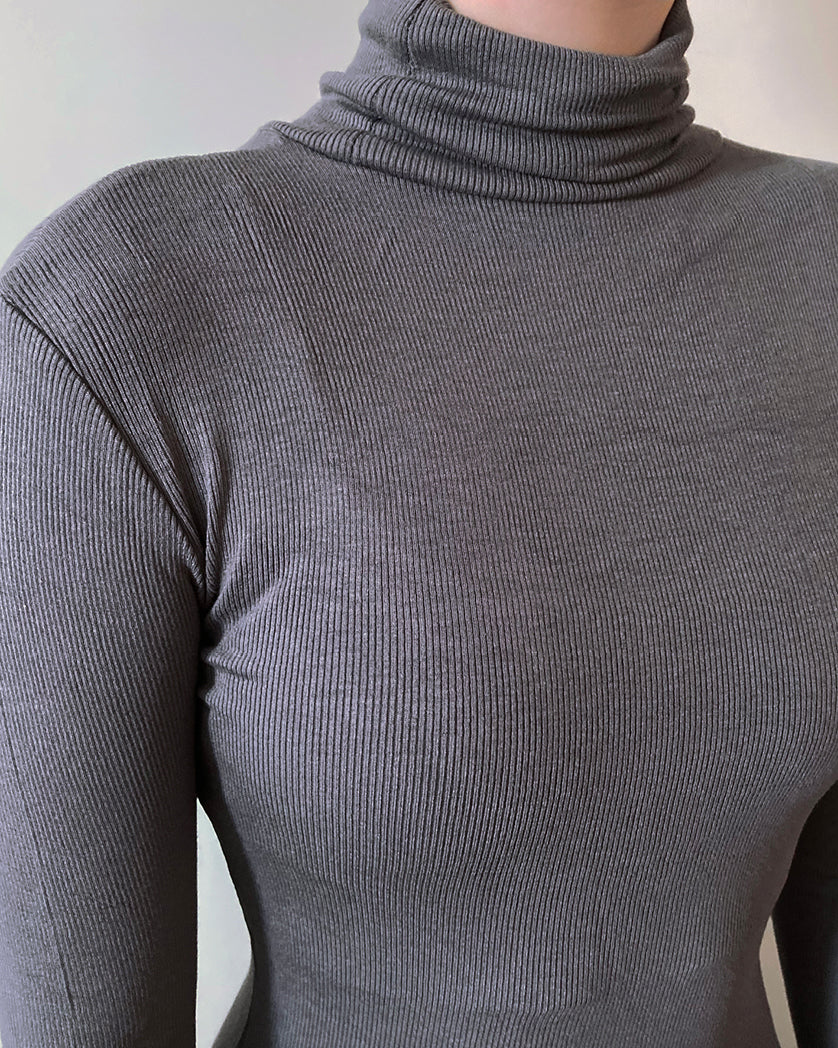 QUEEN Rollkragen Body – Dunkelgrau