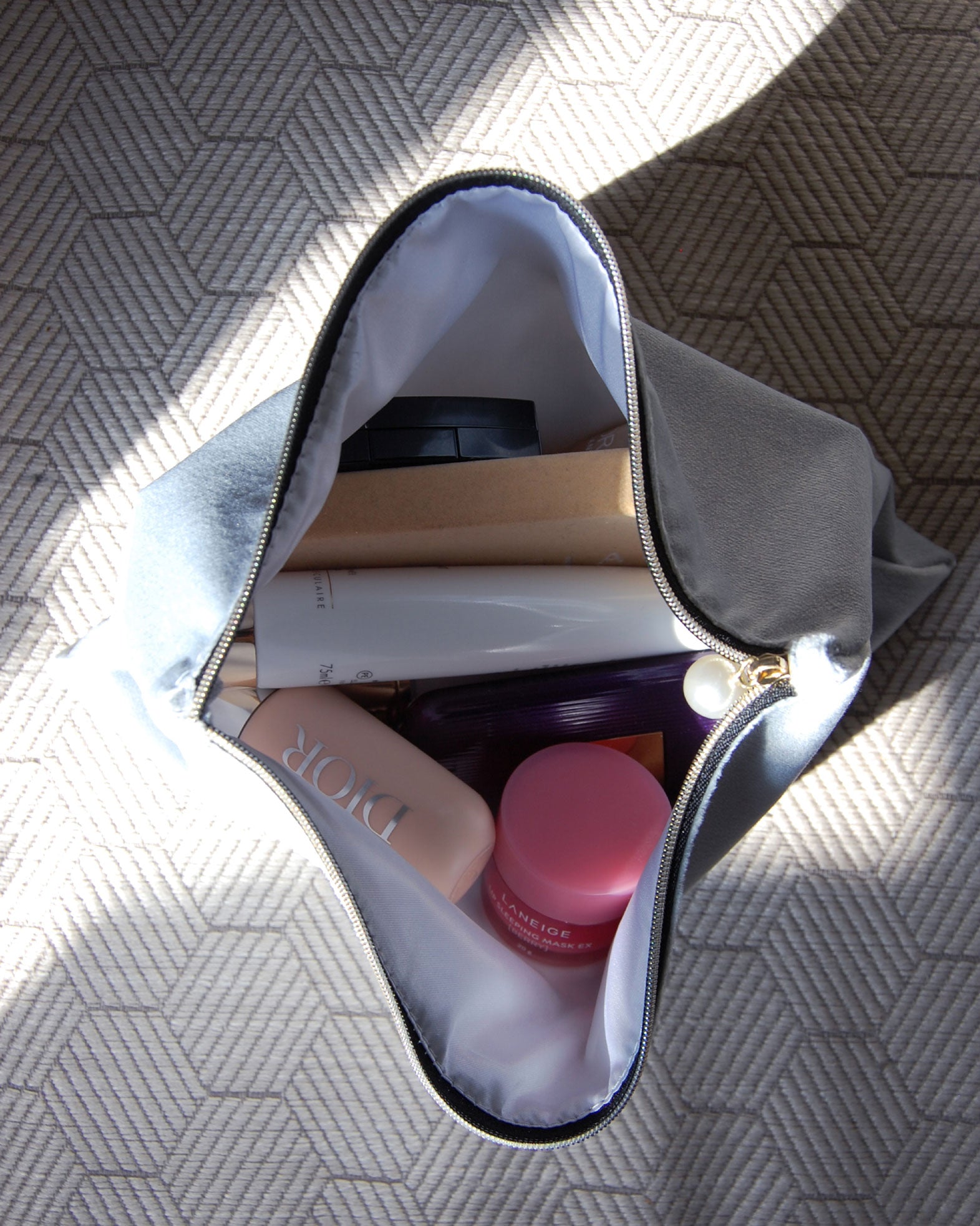 QUEEN Beauty Bag - silberblau