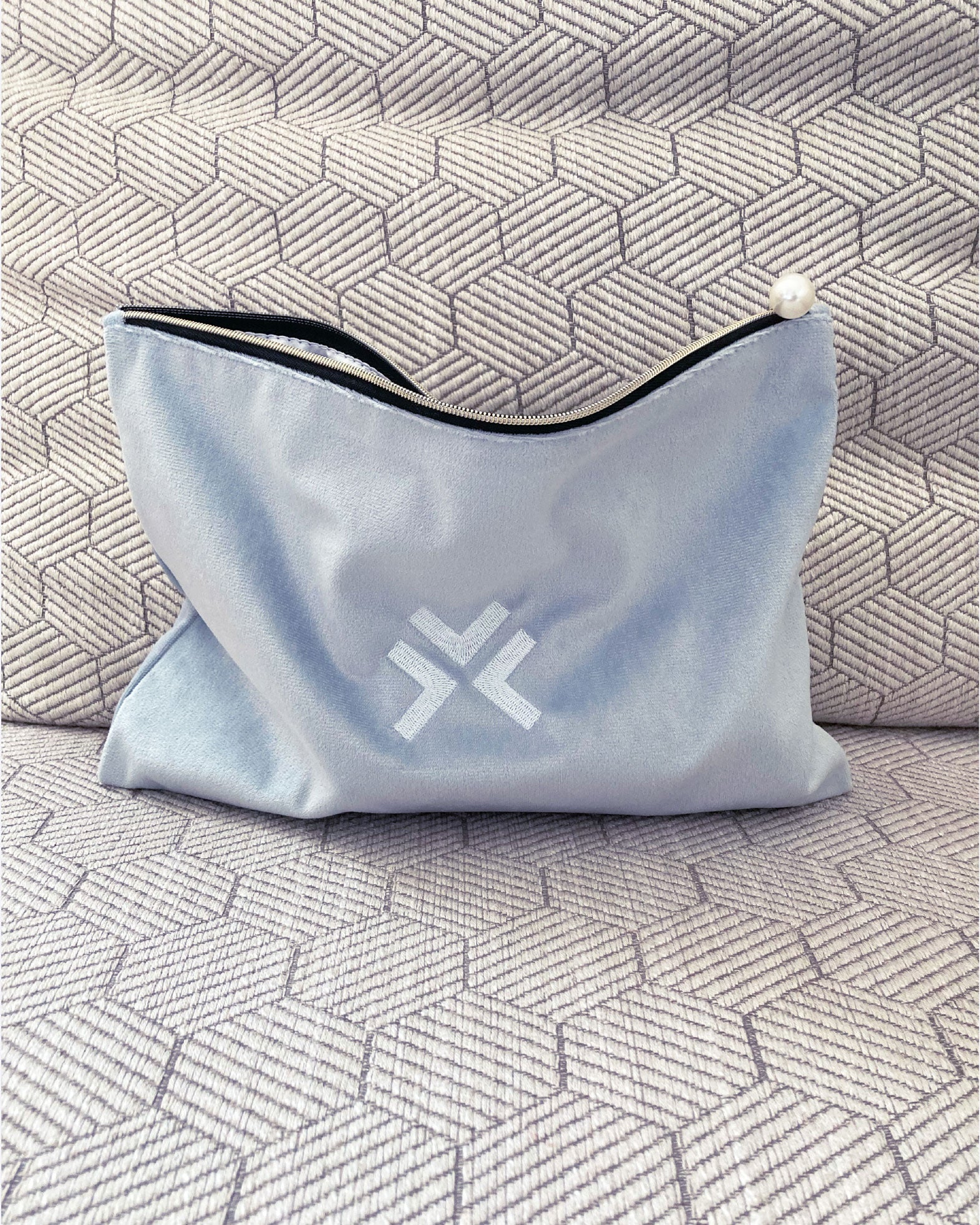 QUEEN Beauty Bag - silberblau