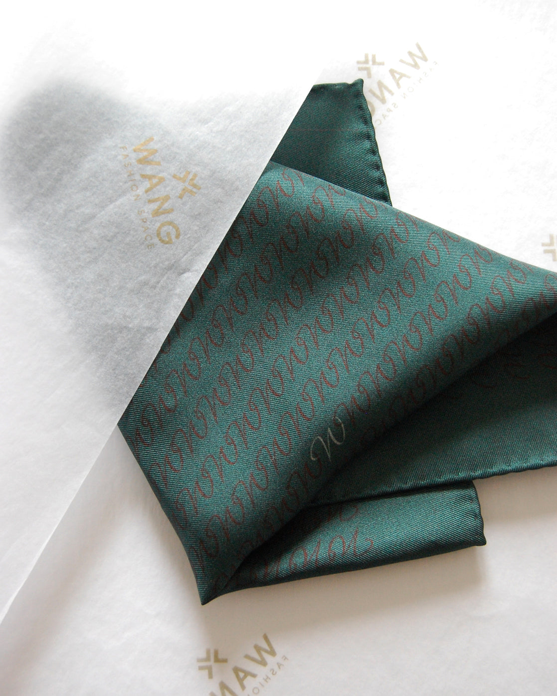 WIN CODE POCKET SQUARE – Luxury Green