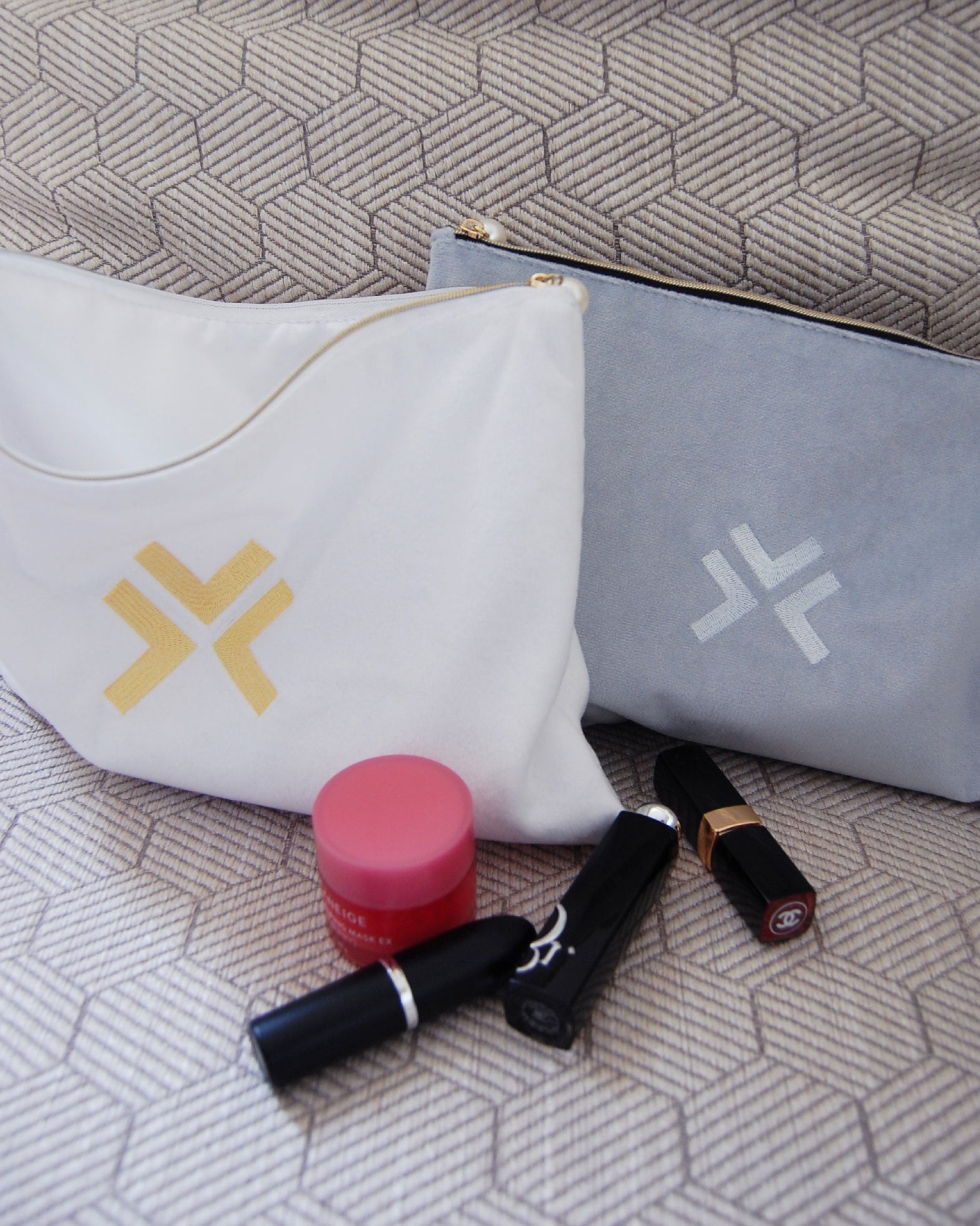 QUEEN Beauty Bag - silberblau
